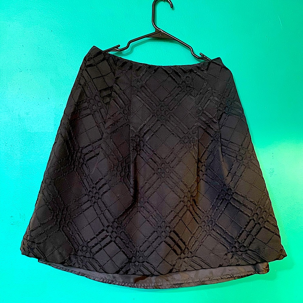 Cross Pattern Pleated Skirt